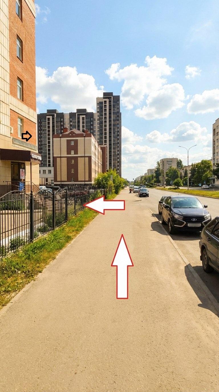 Вход в студию Maaybe Lash на ул. Чуйкова 2А в Казани